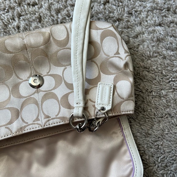 Cream Coach Clutch - Picture 5 of 6